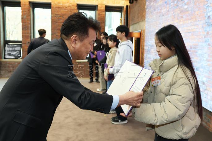 20260203 - 초등학교 영상자서전 교육과정 성과보고회(대회의실 도지사) 의 사진