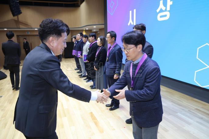 20260303 - 3월 직원조회(도청 문화홀 도지사) 의 사진