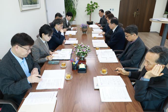 20260408 - 중동사태 대응 관련 수급물량 긴급 점검회의(부지사실, 경제) 의 사진