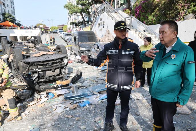 20260413 - 봉명동 가스 폭발 사고 현장 방문(청주시 도지사) 의 사진