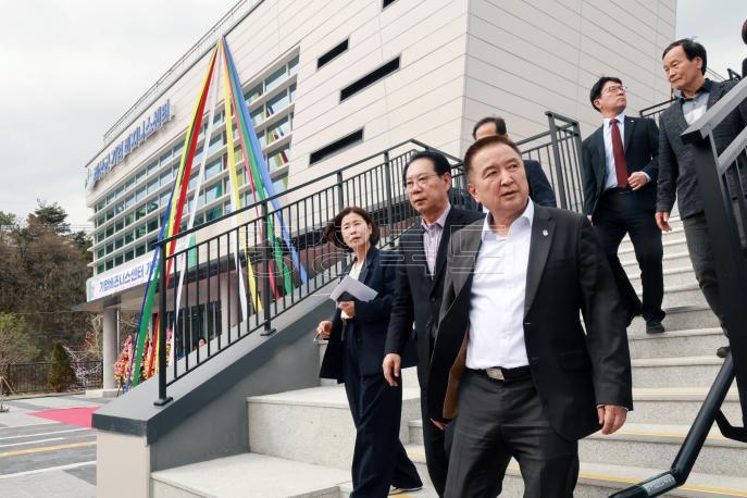 20260414 - 괴산군기업비즈니스센터 개관식(괴산 도지사) 의 사진