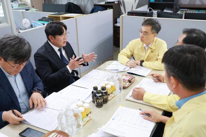 20260421 - 중동사태 악화에 따른 도내 자재수급 관련 현장간담회(괴산, 경제) 의 사진