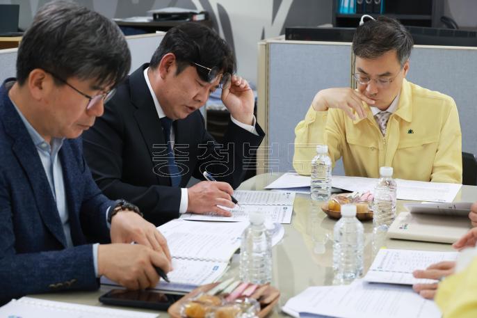 20260421 - 중동사태 악화에 따른 도내 자재수급 관련 현장간담회(괴산, 경제) 의 사진