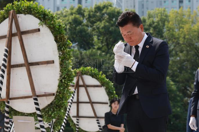 20260604 - 신용한 도지사 당선인 충혼탑 참배(오창 충혼탑, 당선인) 의 사진