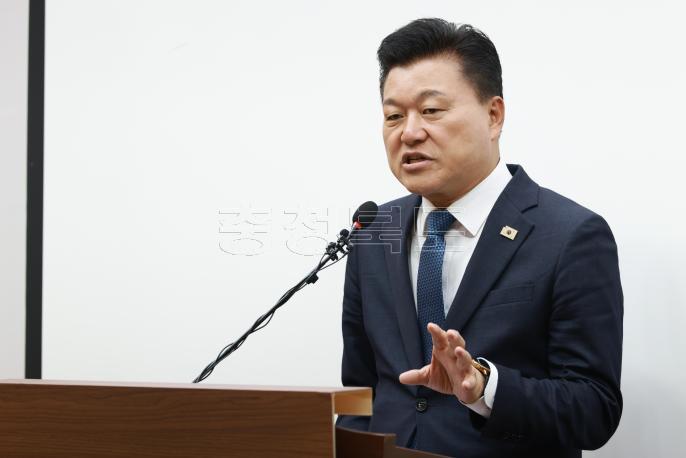 20260604 - 신용한 도지사 당선인 기자회견(브리핑룸, 당선인) 의 사진