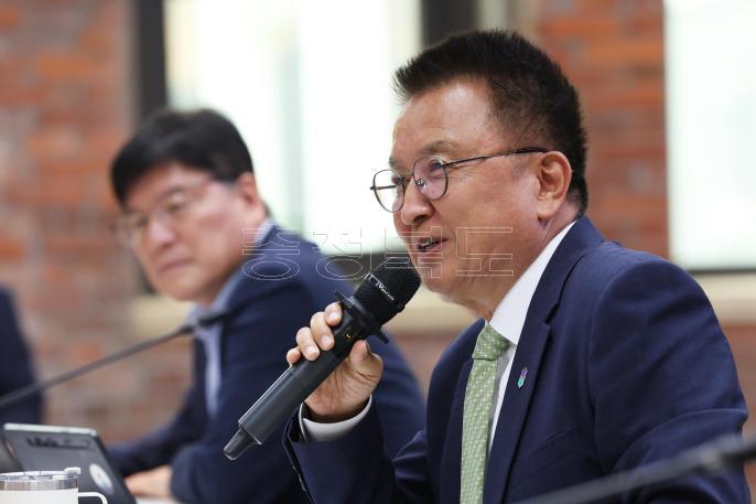 20260608 - 확대간부회의(대회의실 도지사) 의 사진