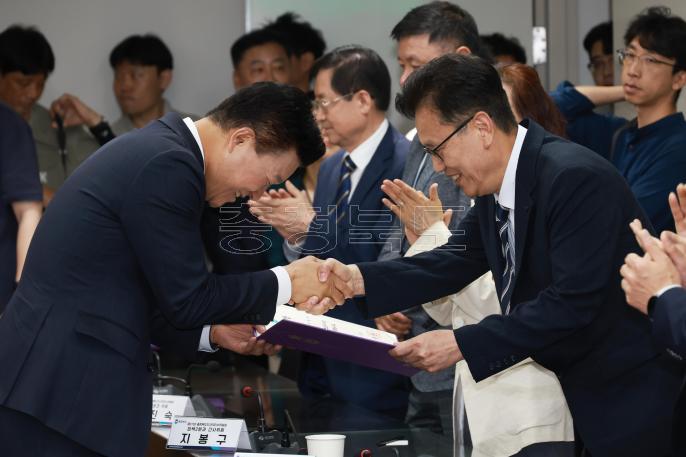 20260610 - 제37대 도지사직 인수위원회 위촉식(충북연구원, 당선인) 의 사진