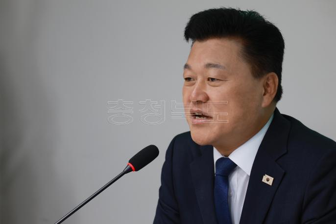 20260610 - 제37대 도지사직 인수위원회 위촉식(충북연구원, 당선인) 의 사진