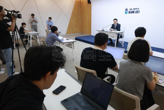 20260611 - 인수위 운영방향 관련 기자간담회(당선인, 브리핑룸) 의 사진