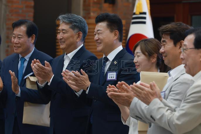 20260616 - 충북도지사직 인수위원회 자문위원 위촉식(대회의실, 당선인) 의 사진