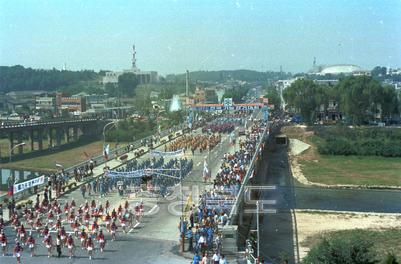 제17회 전국기능경기 대회 시가 행진 의 사진