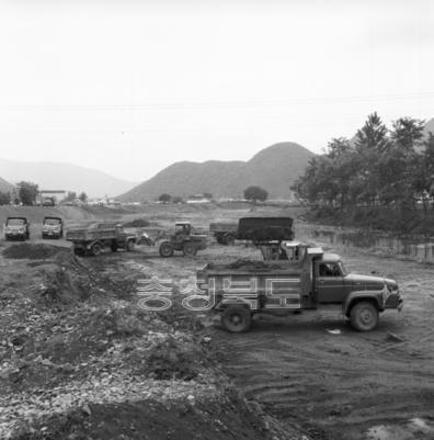 충북운수업체 화양동 진입도로 정비 새마을 사업 의 사진