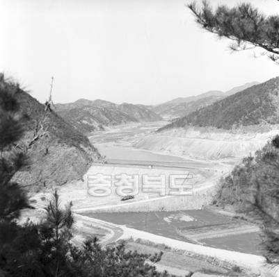 미호천 댐 공사 의 사진