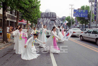 광복50주년 길놀이 시가 행진 의 사진