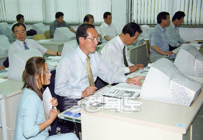 정보화 교육 참석 의 사진