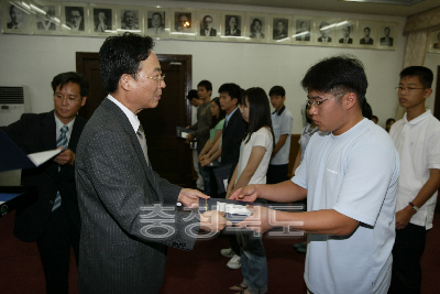 문정 장학금 수여식 의 사진