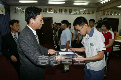 문정 장학금 수여식 의 사진