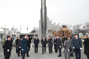 제104주년 3.1절 항일독립운동 기념탑 참배 의 사진