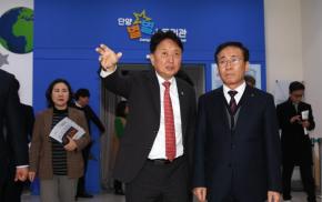 20260306 - 다누리 어린이 실내놀이터 조성사업 현장 방문 및 보육학부모 간담회(다누리센터 도지사) 의 사진