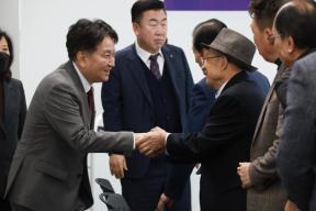 20260309 - 오창 기관단체장 간담회(오창커뮤니티센터, 도지사) 의 사진