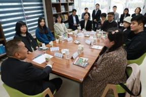 20260401 - 공공형 키즈카페 조성 및 아동돌봄 관계자 간담회(청주, 도지사) 의 사진