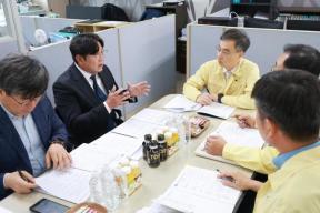 20260421 - 중동사태 악화에 따른 도내 자재수급 관련 현장간담회(괴산, 경제) 의 사진