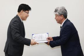 20260520 - 충북지체장애인스포츠연맹 가맹인준서 전달식(부지사실, 권한대행) 의 사진