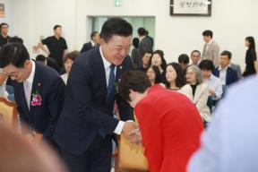 20260604 - 신용한 도지사 당선인 당선증 교부식(충북선관위, 당선인) 의 사진