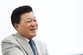 20260609 - 신용한 도지사 당선인 인터뷰(충북개발연구원) 의 사진