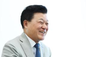 20260609 - 신용한 도지사 당선인 인터뷰(충북개발연구원) 의 사진