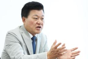 20260609 - 신용한 도지사 당선인 인터뷰(충북개발연구원) 의 사진