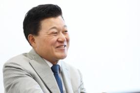 20260609 - 신용한 도지사 당선인 인터뷰(충북개발연구원) 의 사진